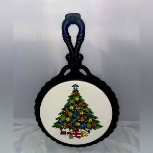 Mid-State Vintage 1984 Sabin Christmas tree cast wrought iron ceramic trivet